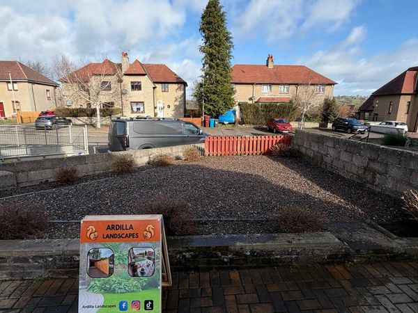Front garden gravel landscaping by Ardilla Landscapes