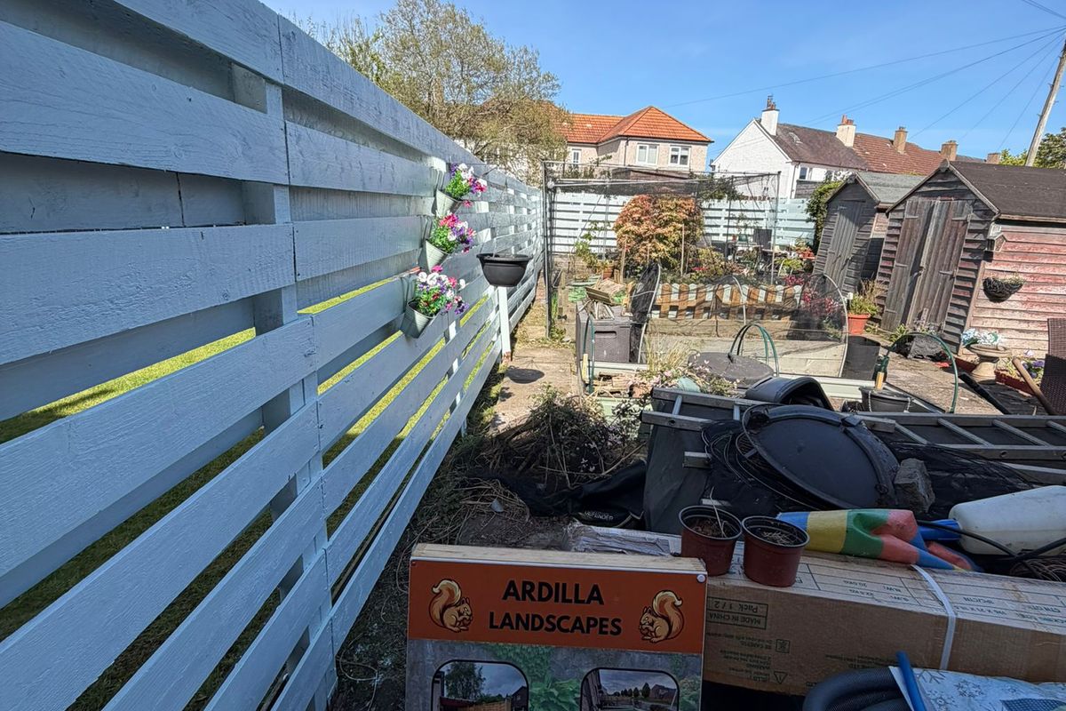 Restored garden fence by Ardilla Landscapes