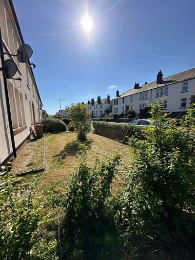 After: Overgrown front garden clearance, Dundee