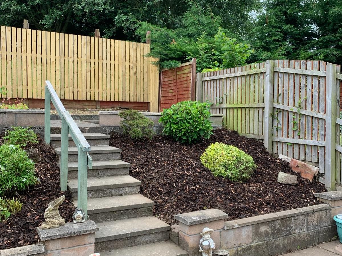 Garden steps and landscaping completed by the Ardilla Landscapes team