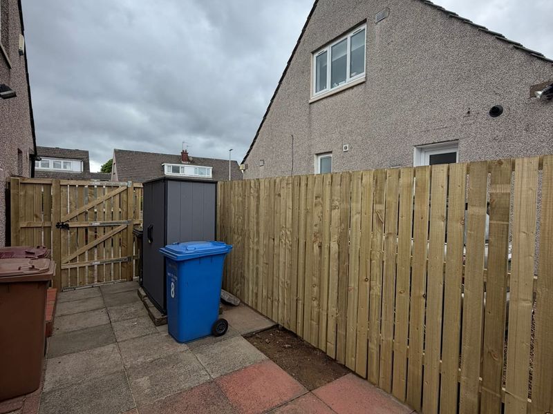Rear Garden Fencing by Ardilla Landscapes in Dundee